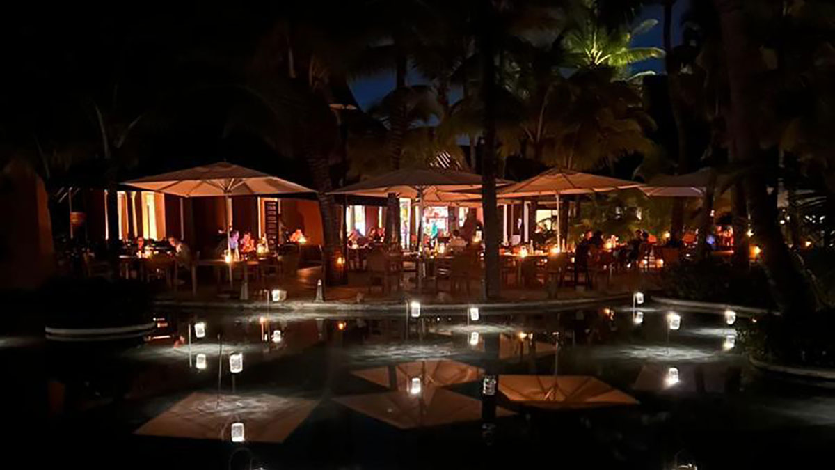 Earth Hour célébrée à Trou aux Biches Beachcomber